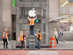 纽约地铁口变苹果店：排长队抢iPhone X 