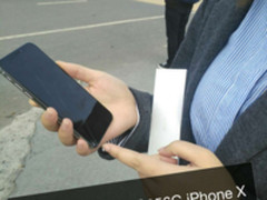 iPhone X陆续到货 全球第一摔正式诞生