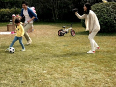 索尼4K摄像机AX40 为你打造亲子间爱的回忆