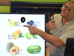 子弹射不穿 中弹还能看：创维电视有多牛？