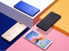 荣耀畅玩7X售价1299元起，明日天猫放量购