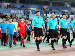 苏宁双十一传奇足球夜惊现史上最老球童