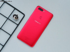 2000万AI智慧美颜加持 OPPO R11s火热销售中