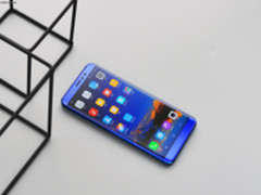 同主打线下 这手机比OV便宜一半颜值也不输