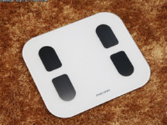 8电极测脂打造好身材 斐讯智能体脂秤S7评测