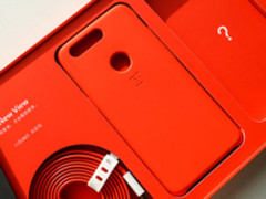 官方定制手机壳亮眼 一加手机5T邀请函曝光