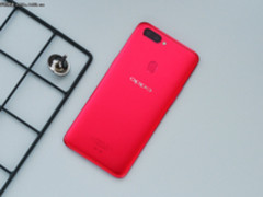 游戏加速模式让你无所顾忌 OPPO R11s热销中