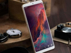 全面屏手机竞争   锤子坚果Pro2叫好又叫座