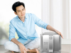 苦恼高层擦窗？科沃斯窗宝轻松帮你搞定