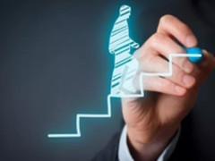 建  好 云 ， 管  好 云 ， 用  好 云