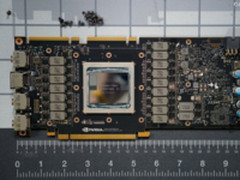 NVIDIA Titan V显卡拆解 16相供电堆满PCB