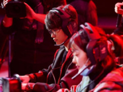 点燃激情!Faker现身ROGDay与粉丝嗨翻天