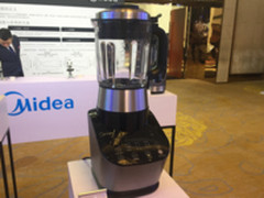 市场规模有望破2000万 美的发布智频破壁机