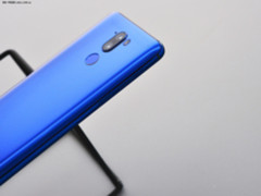 黑夜也清晰 全面屏拍照手机酷比F1热销中