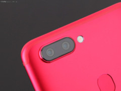 人像虚化更自然 拍照手机OPPO R11s热销中