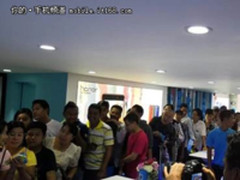 荣耀手机海外第一家潮流体验店缅甸仰光开业