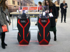 超长续航概念游戏机 努比亚新品亮相MWC2018