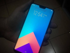 疑似vivo X21真机曝光 刘海屏配屏下指纹