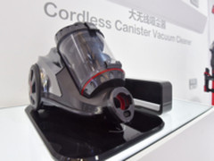 小狗电器新品亮相AWE 大吸力无线吸尘器抢镜