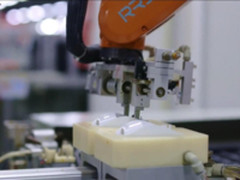 华尔街日报：老牌键鼠大厂的自动化升级之路