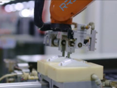 华尔街日报：老牌键鼠大厂的自动化升级之路