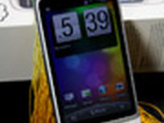 对比首款WP7 HTC Desire白色版独家开箱