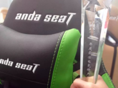 安德斯特喜获“年度最佳电竞椅产品”称号！