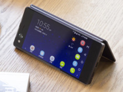 中兴天机AXON M——打破屏幕限制的领跑者