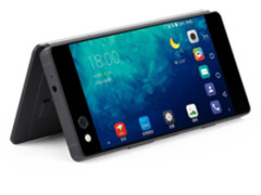 单屏哪够？中兴天机AXON M给你双屏新玩法