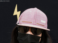 拍摄音乐节的女孩儿记录属于这个时代的影像