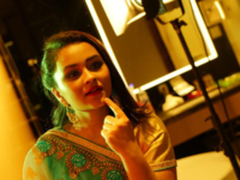 不同文化的共性和矛盾 时诺舒雅的双重生活