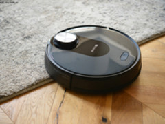 熬夜看世界杯卫生怎么办？ 交给扫地机器人