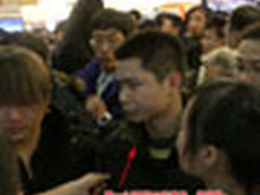 挤爆!幸福!杯具!魅族M9上市报道(多图)