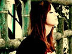 Photoshop调出外景人物照片颓废暗黄色