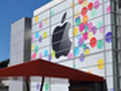 iPad2发布会场芳草地艺术中心外围揭幕