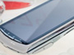 最强游戏手机 索爱白色Xperia Play图赏