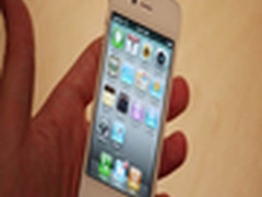 流言终结者 测白色iPhone4厚度漏光掉漆