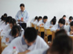 编辑考核新标准 全国高考作文题写相机