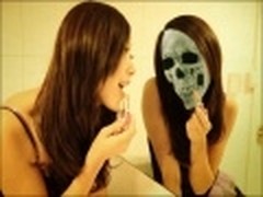 鬼节玩惊悚 用美图秀秀打造灵异镜中人