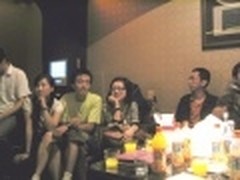 对弱光绝招 美图秀秀四步调亮KTV聚会照