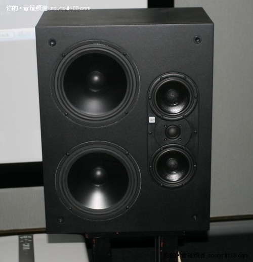 snell ic-c7前置音箱(面罩被取下)