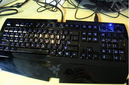 最佳装备 razer黑腹狼蛛游戏键盘评测