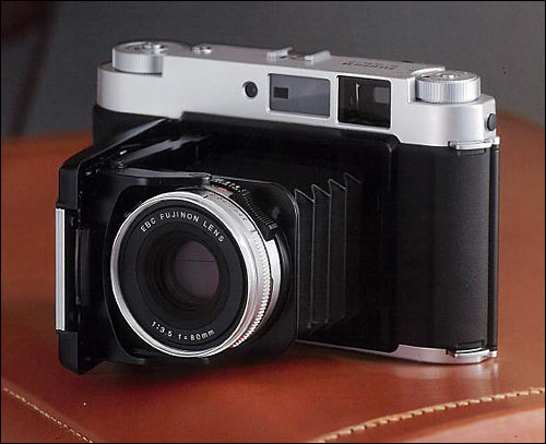 折叠式中幅相机 富士中国正式发布gf670