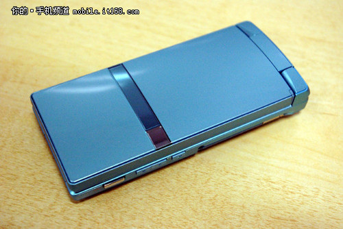 手机 手机资讯 > 正文  夏普007sh在外形上延续了日系手机的时尚风格