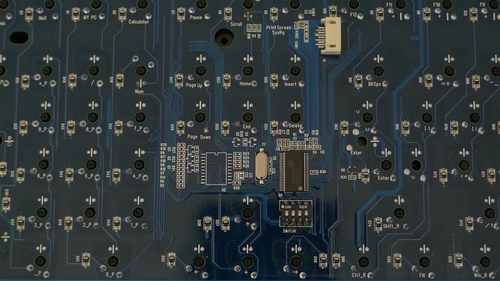 類膚塗料 ducky 9008新版機械鍵盤評測