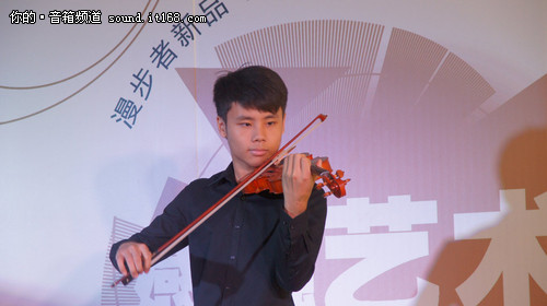 谢添任 1994年生,师从林朝阳教授,小提琴业余考级10级