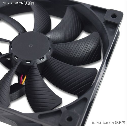 配凹槽扇叶 镰刀新120mm风扇正式发布
