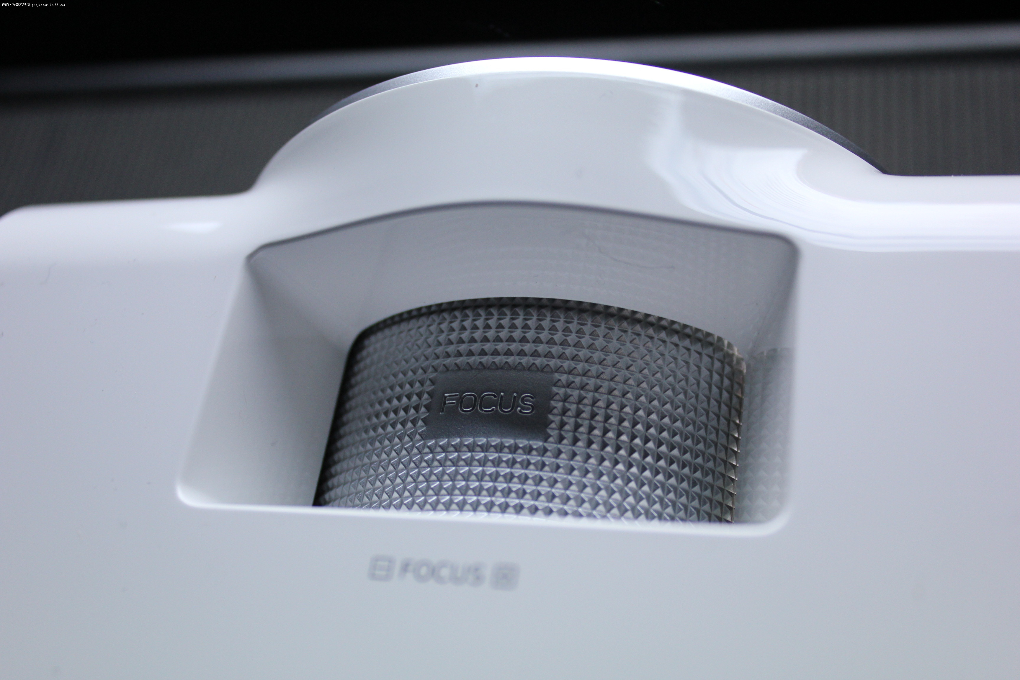 【图】高亮短焦适用性强 明基mx816st应用测试 - 投影机频道 图片欣赏