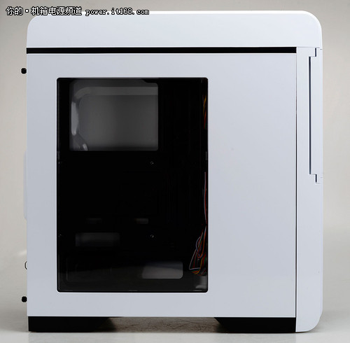 gamemax碳60游戏机箱外观