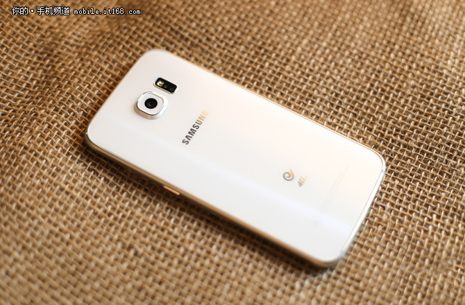 安卓机皇吐血跳楼 三星s6国行仅2865元